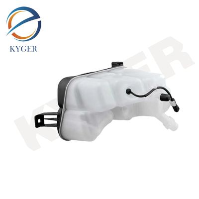 شراء LR060349 محرك السيارات المبرد استرداد خزان التوسع مشعّل رادياتور زجاجة مع جهاز استشعار LR024296 J9C1432 31200321 لـ Land Rover التصنيع عبر الإنترنت