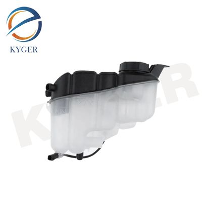 شراء LR004080 قطع غيار السيارات 31200320 خزان التوسع لاسترداد مبردات المحرك خزان المياه لـ Land Rover Freelander 2 2006-2014 L359 التصنيع عبر الإنترنت