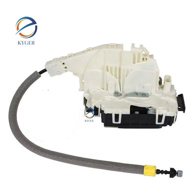 شراء 2047201535 Auto Part Door Lock  204 720 15 35 A2047201535 for Mercedes Benz W211 W212 Factory Direct Sale Car Accessories التصنيع عبر الإنترنت