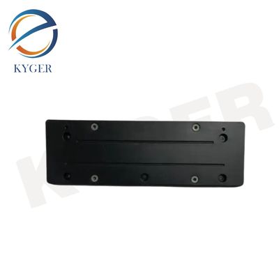 كيغر الجودة العالية قطع غيار السيارات نظام السيارات السيارات الخارجية الملحقات خلفية لوحة ترخيص لـ رينج روڤر إيفوك LR048313